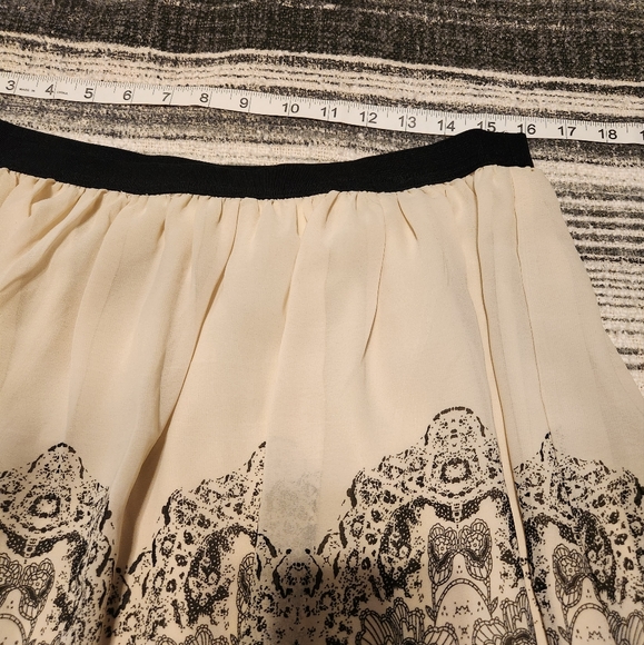 AEO miniskirt ebony & ivory lined elastic waistband sz L - Picture 4 of 6